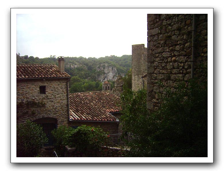 27- dans le village 