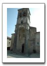 49- Église Saint Pierre aux Liens du XIVe, se trouve sur une petite place à mi-pente, avec un clocher soutenu par 2 immenses colonnes 